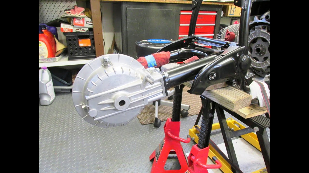 1983 BMW R100RS Install Swing Arm And Rear Drive