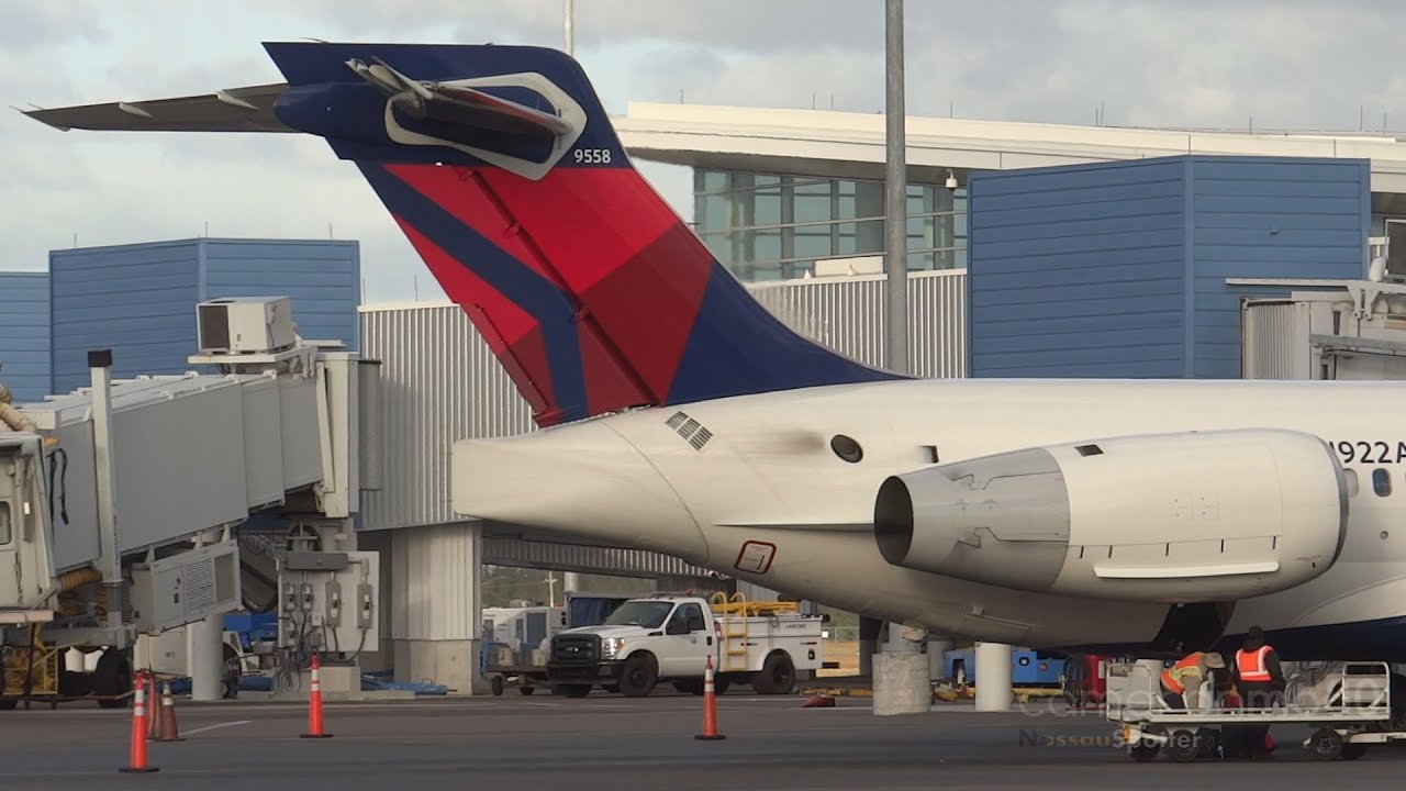 Delta Morning Departure | Boeing 717 | N922AT | Nassau,Bahamas