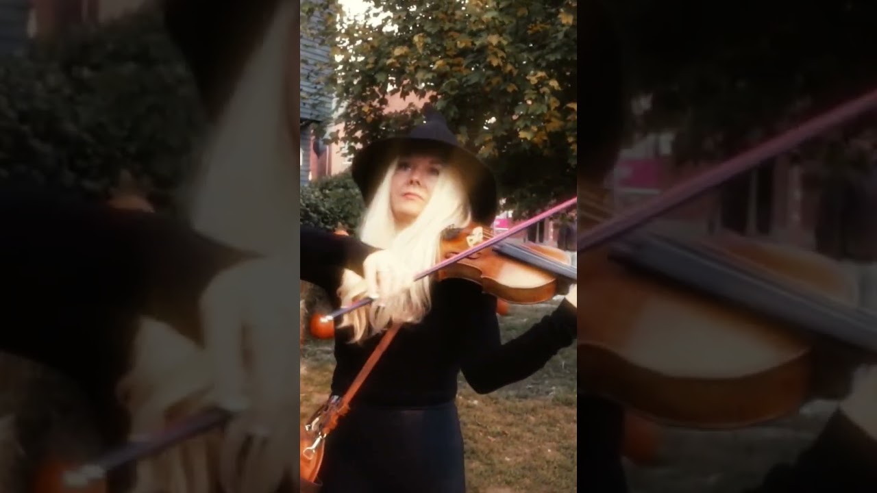 Something wicked this way comes...🎻✨️ #hallowedfire #hibernia #maireadnesbitt #salemmassachusetts