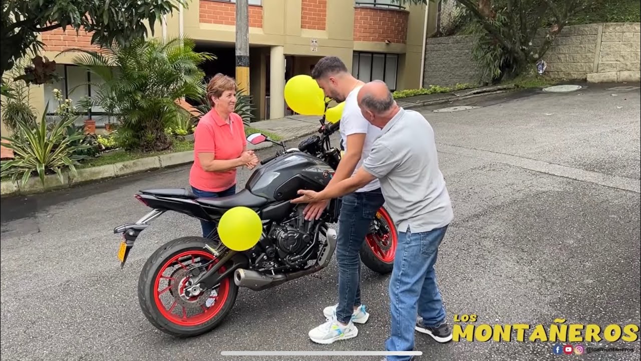 EL HIJO FAVORITO - LOS MONTA&Ntilde;EROS