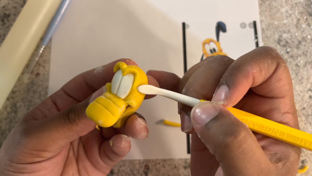 How to make Pluto with fondant