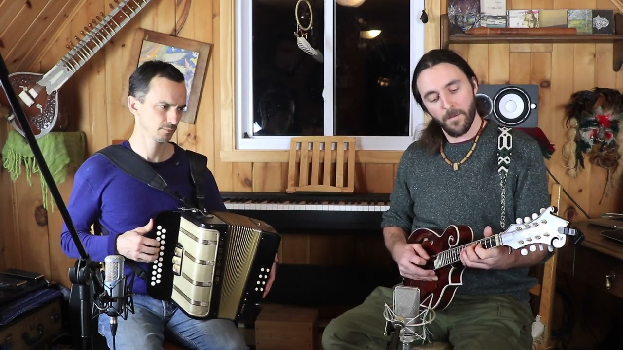 Flatbush Waltz et Valse Emma à l'accordéon ré/do# et à la mandoline.