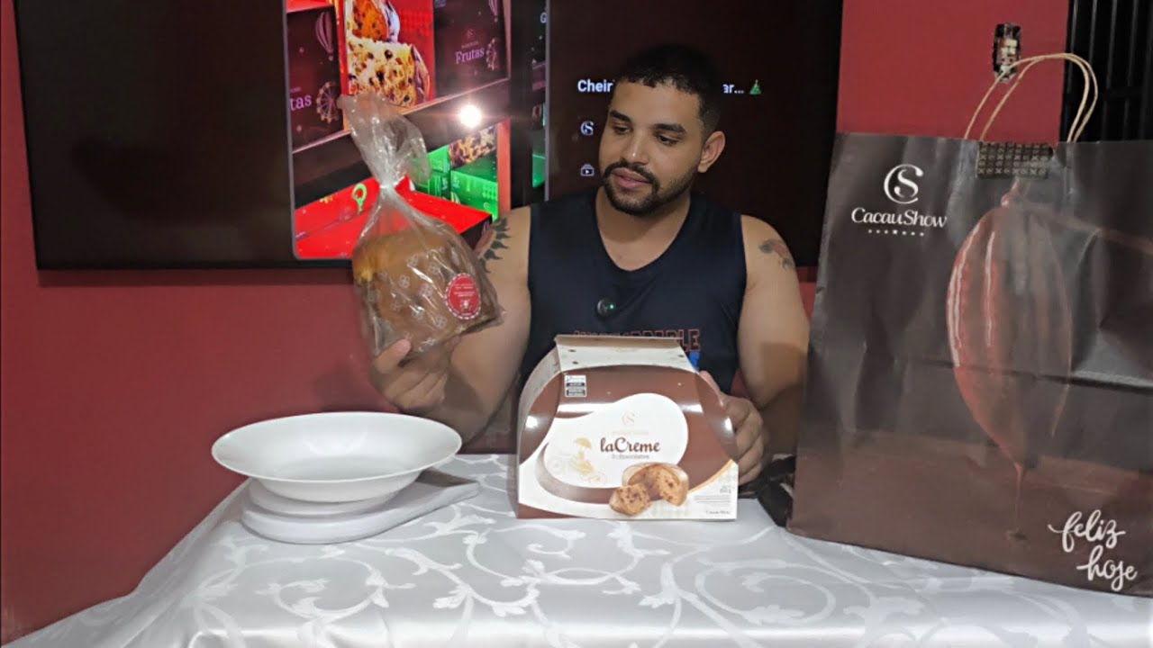 panetone cacau show 3 chocolates + chocotone do Tauste. Qual é mais gostoso?