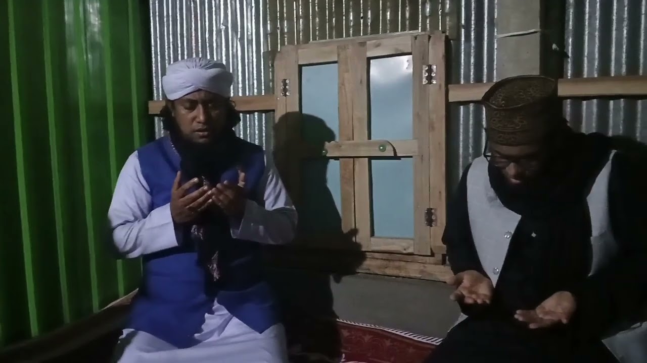 তাহেরী হুজুর মুরিদ এর বাড়িতে গেলেন।
