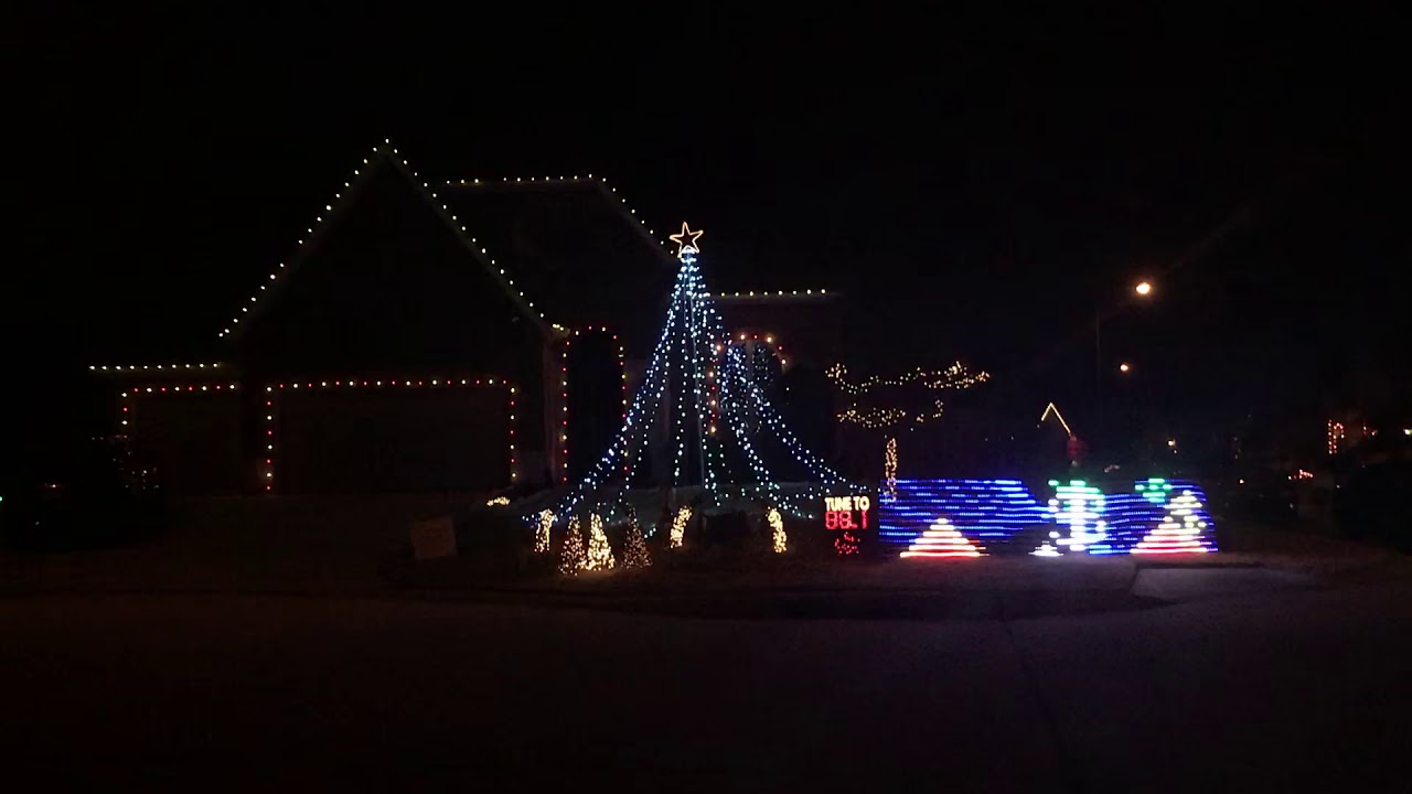 To-ong Family Christmas Lights - 2017