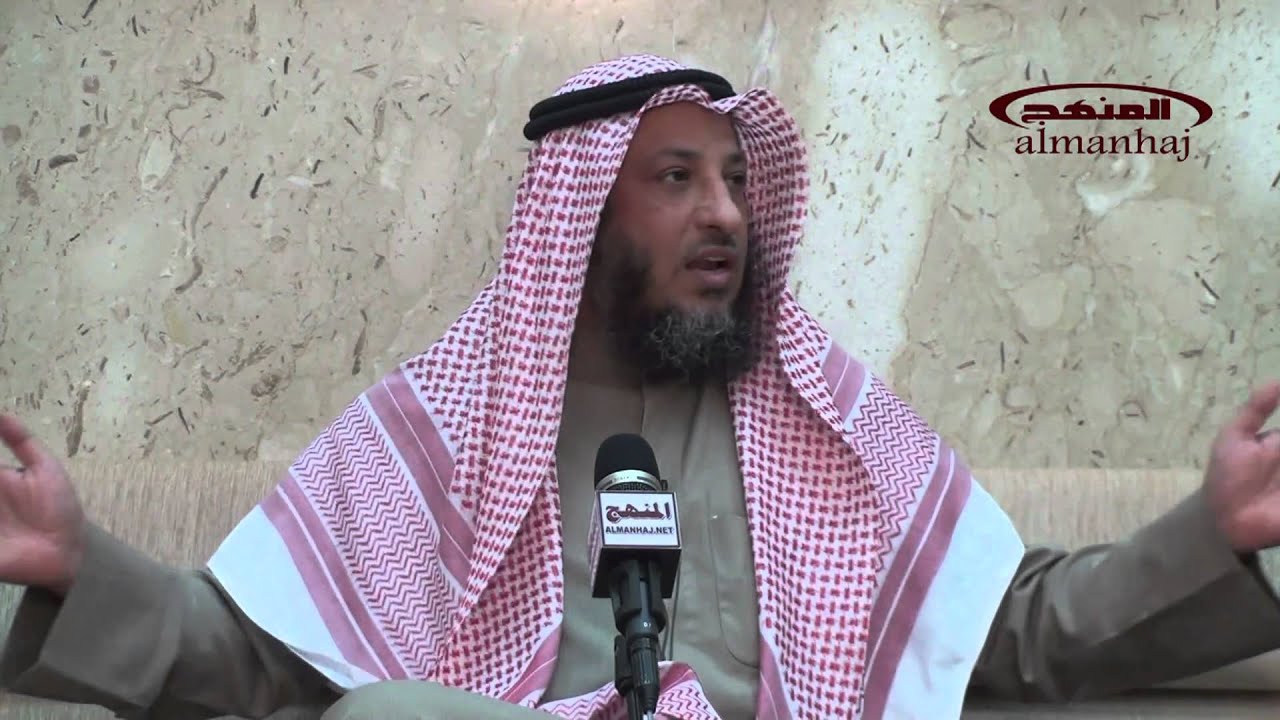 ما حكم الصلاة بمسجد فيه قبر الشيخ عثمان الخميس