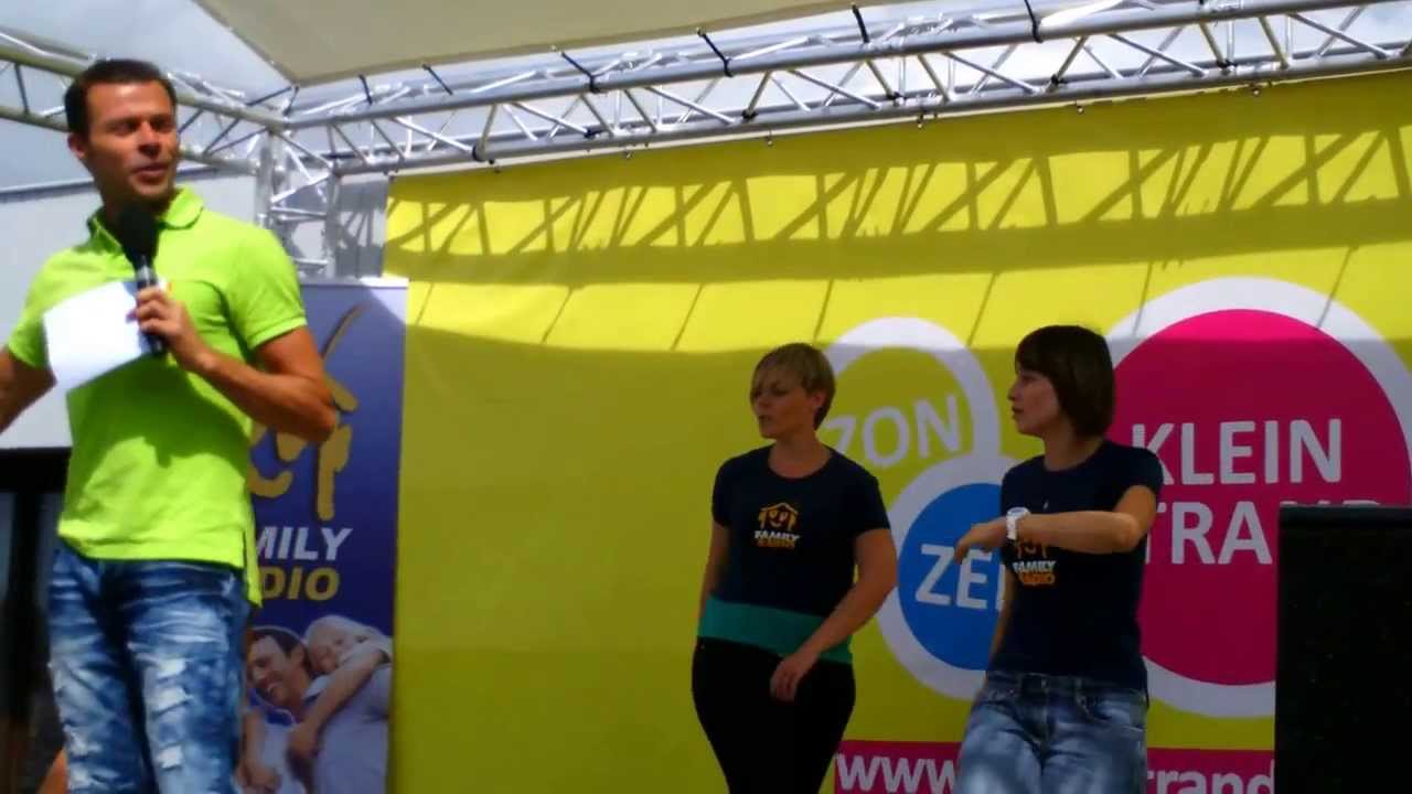 De vrolijke vriendenbus van Family radio met Filip d'Haeze