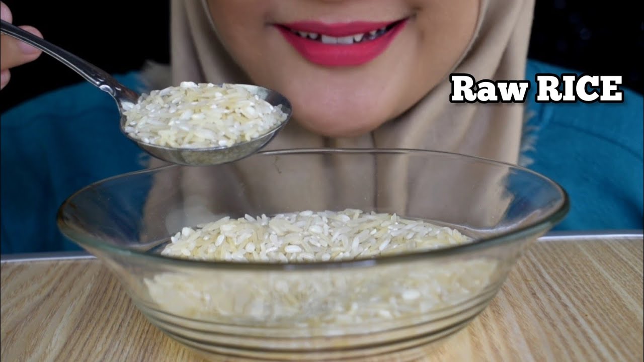 ASMR RAW RICE EATING || RAW RICE MAKAN BERAS MENTAH DI MANGKOK PAKE CENTONG