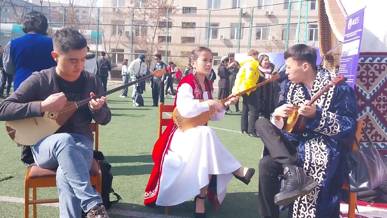 Наурыз мейрамы Ауэс университетінде күй тартыс!Ерке сылқым күйі!❤️🇰🇿🤗