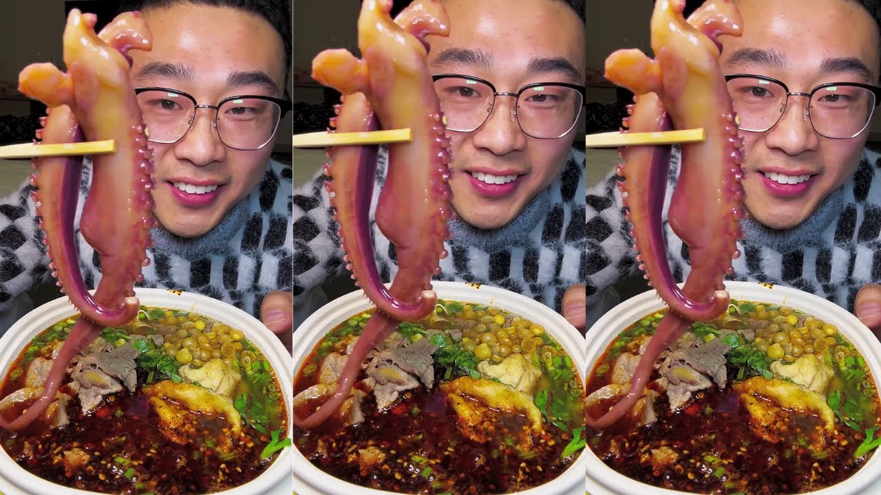 Eating Show: Giant Octopus Tentacles & Braised Noodles Delight