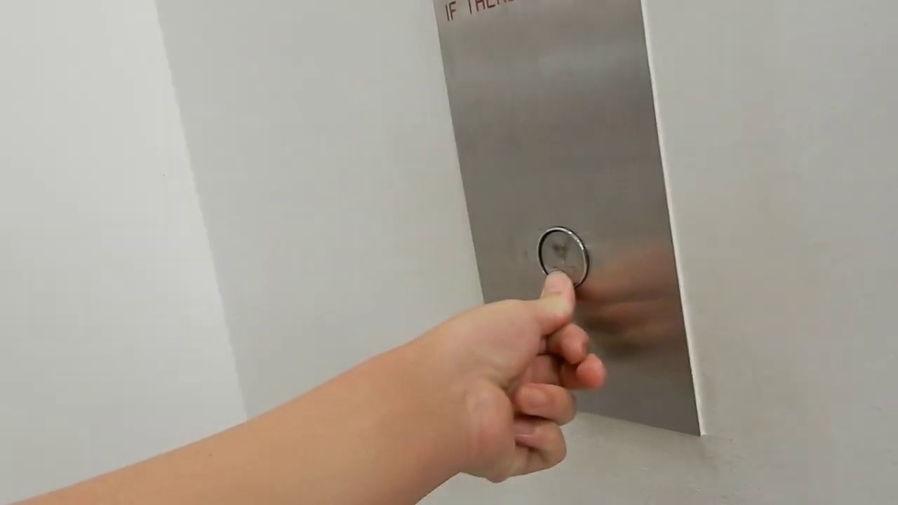 Westfield Carindale ELEVATOR CHALLENGE!