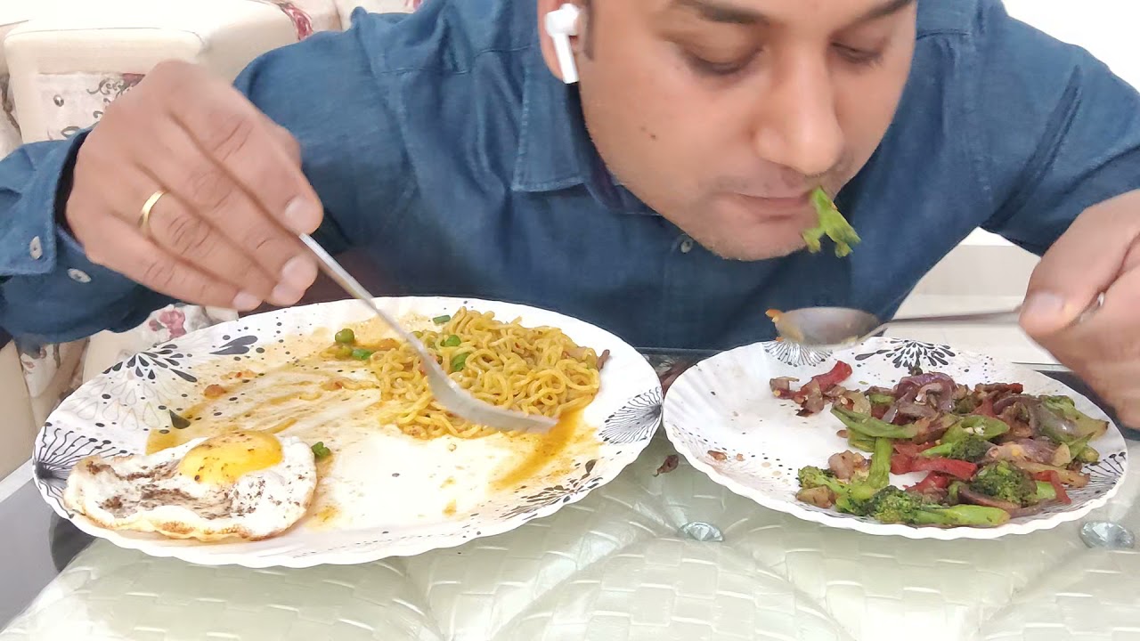 maggieating#healtyfood#aatamaggi#egg#brocalimasroomfry#