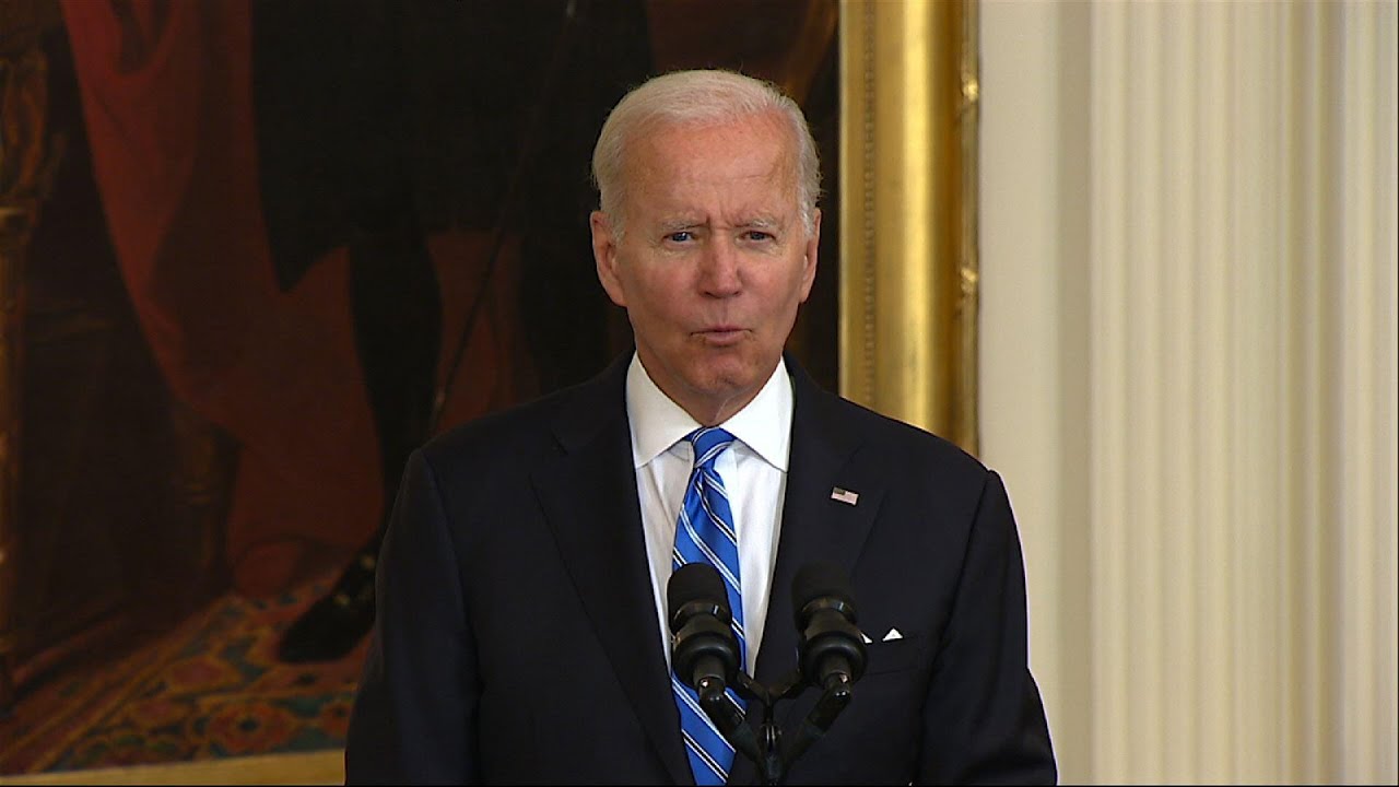 Biden awards Medal of Freedom to 17 at White House