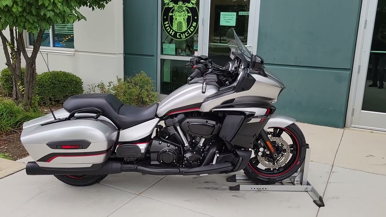 2018 Yamaha Star Eluder GT
