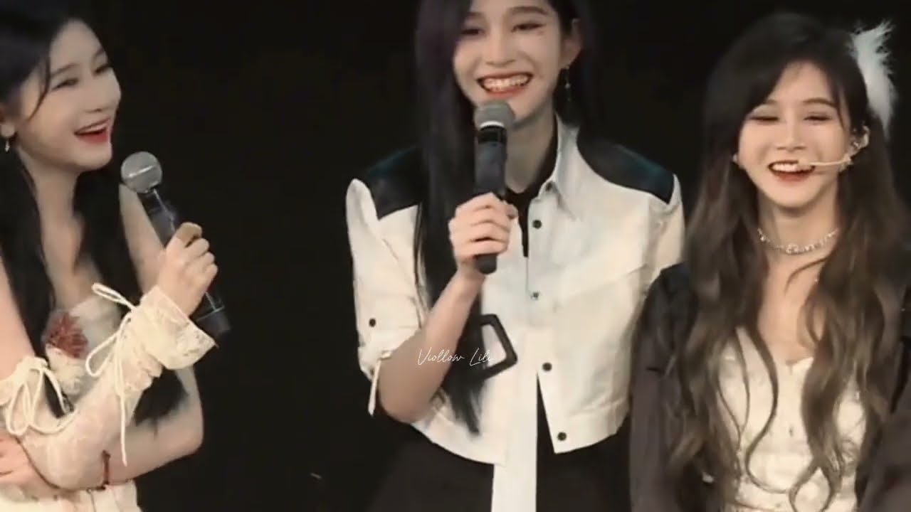 SNH48 Wang Yi & Zhou Shi Yu - Yiyi Find Zhouzhou's Performance as Sexy?😍