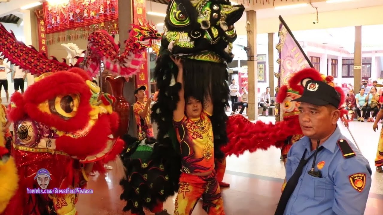 Múa Lân Vía Bà Châu Đốc 2019 - 70 Đoàn Lân Dầm Mưa Vô Cúng Bà
