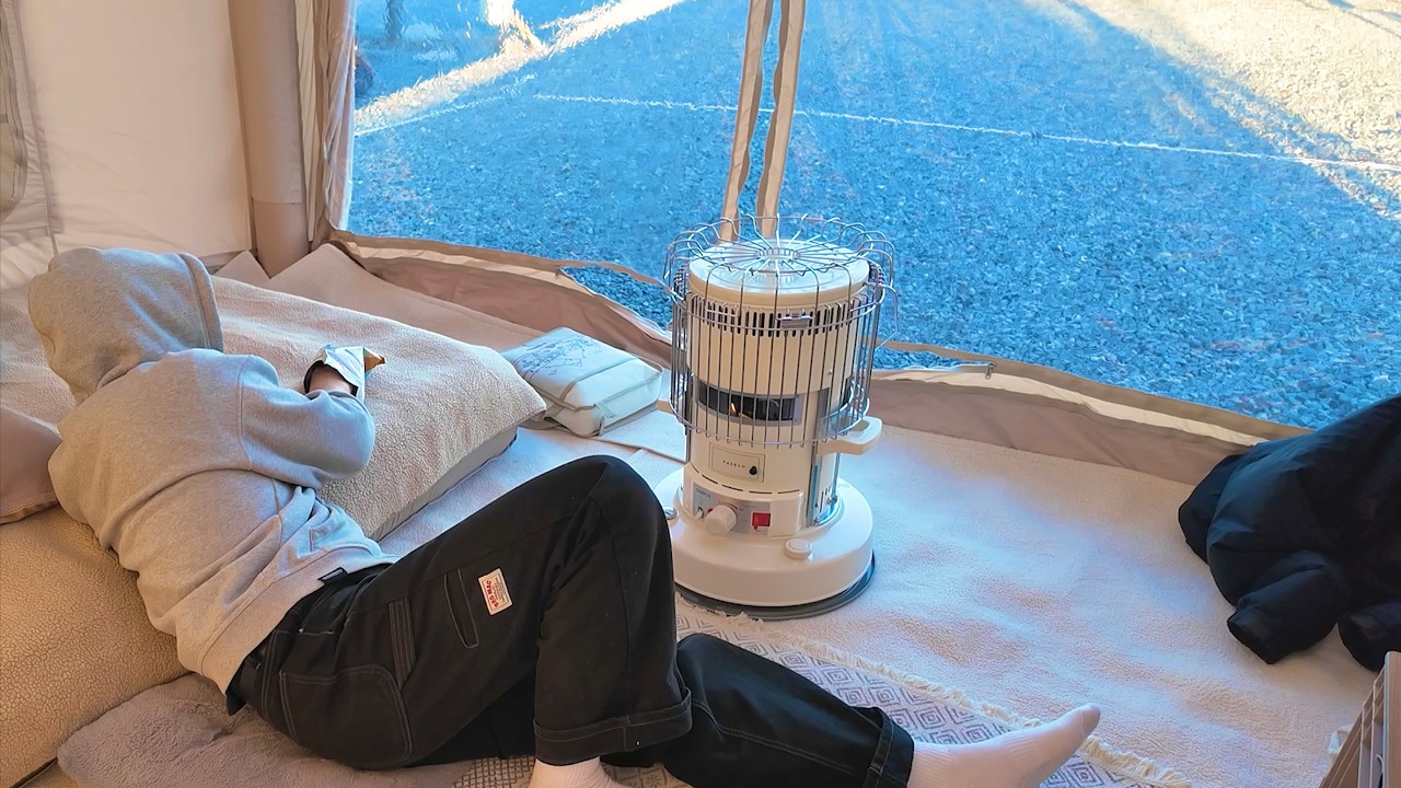 바람 부는 해안가 텐트 안에서 아늑한 솔로 캠핑 #노을뷰 #캠핑브이로그 #바닷가캠핑