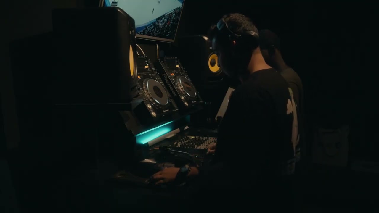 Nakaria Vinyl Sesh