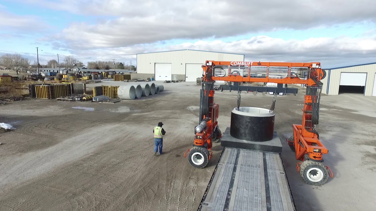 Combilift MG Straddle Crane