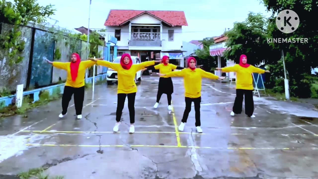 SENAM KREASI MARS PKK || Demo : Ndari dkk. || RT 10 Mrican - Caturtunggal -  Depok Sleman ❤️💛