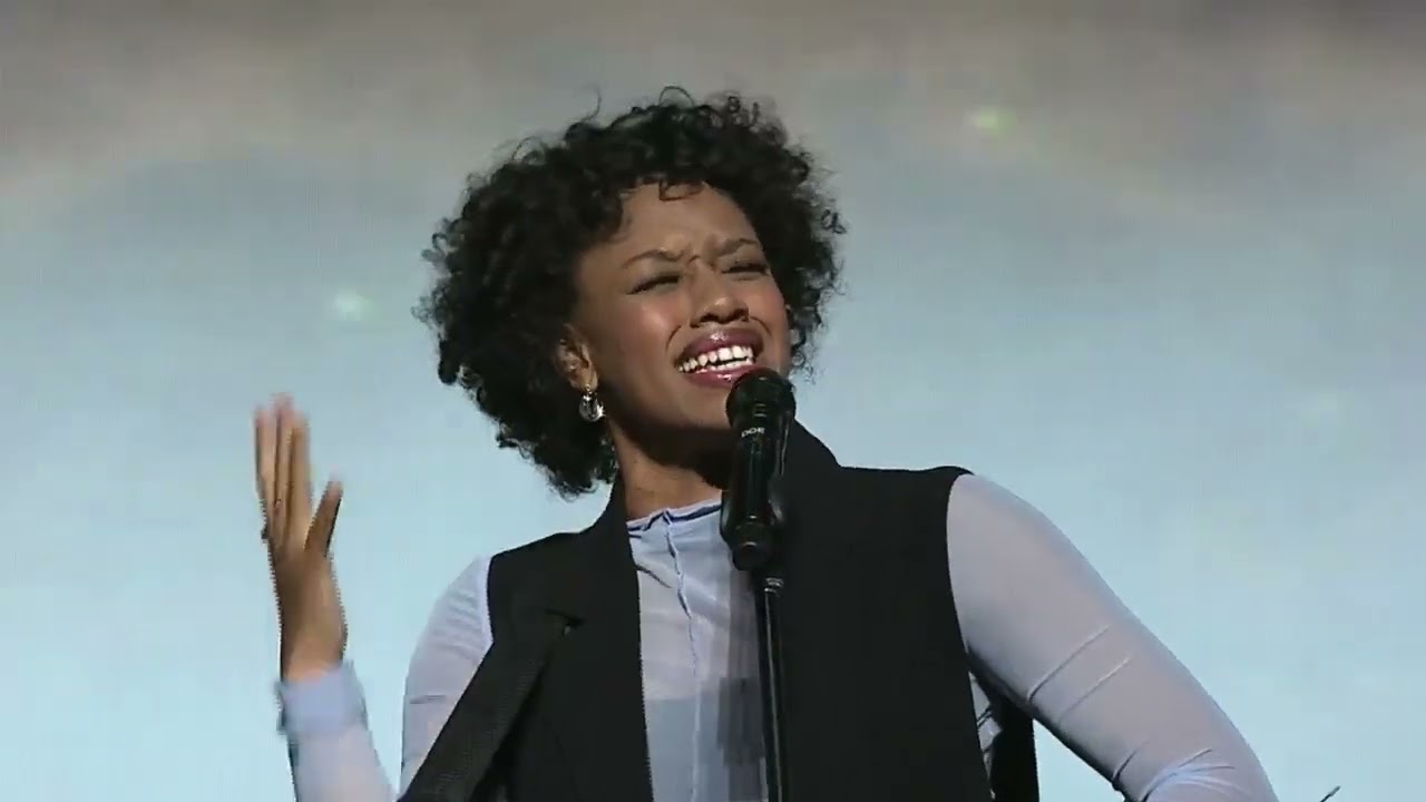 Doe Jones singing Holy at The Grace Life Conference