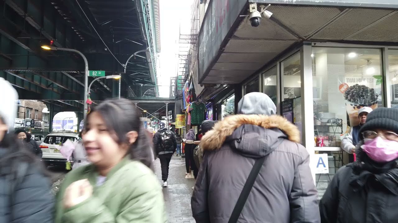 Jackson Heights Queens NYC Walking Tour 🇺🇸 — Roosevelt Avenue — Real NYC Street Walk 4K