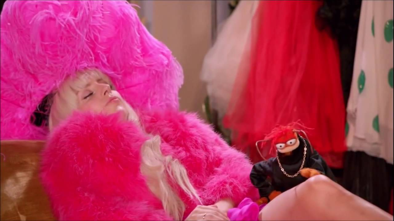 Lady Gaga and Pepe The Muppet ( HD )