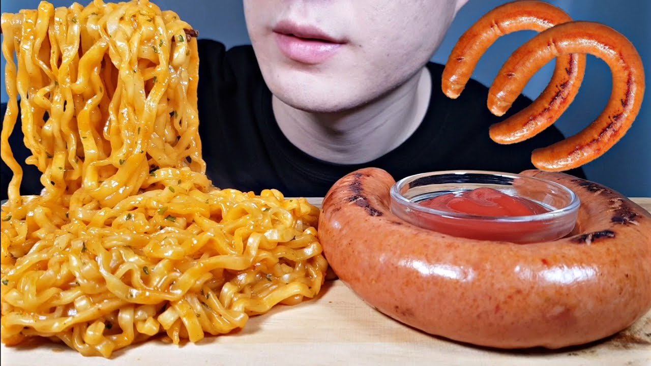 ASMR SPICY NOODLES AND KIELBASA SAUSAGE MUKBANG 까르보불닭볶음면과 킬바사소세지 리얼사운드 먹방