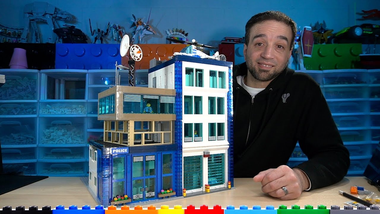 Работа над созданием индивидуального полицейского участка LEGO продолжается!
