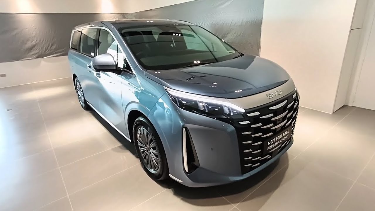 BYD M9 (Xia) DM-i PHEV Premium Deep Sea Blue 1.5T eCVT walkaround (Brunei)