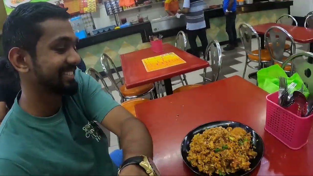 Chicken, Mutton ඔක්කොම දාලා fried rice එකක් Rs900 | බඩපැලෙන්න කන්න පුලුවන්