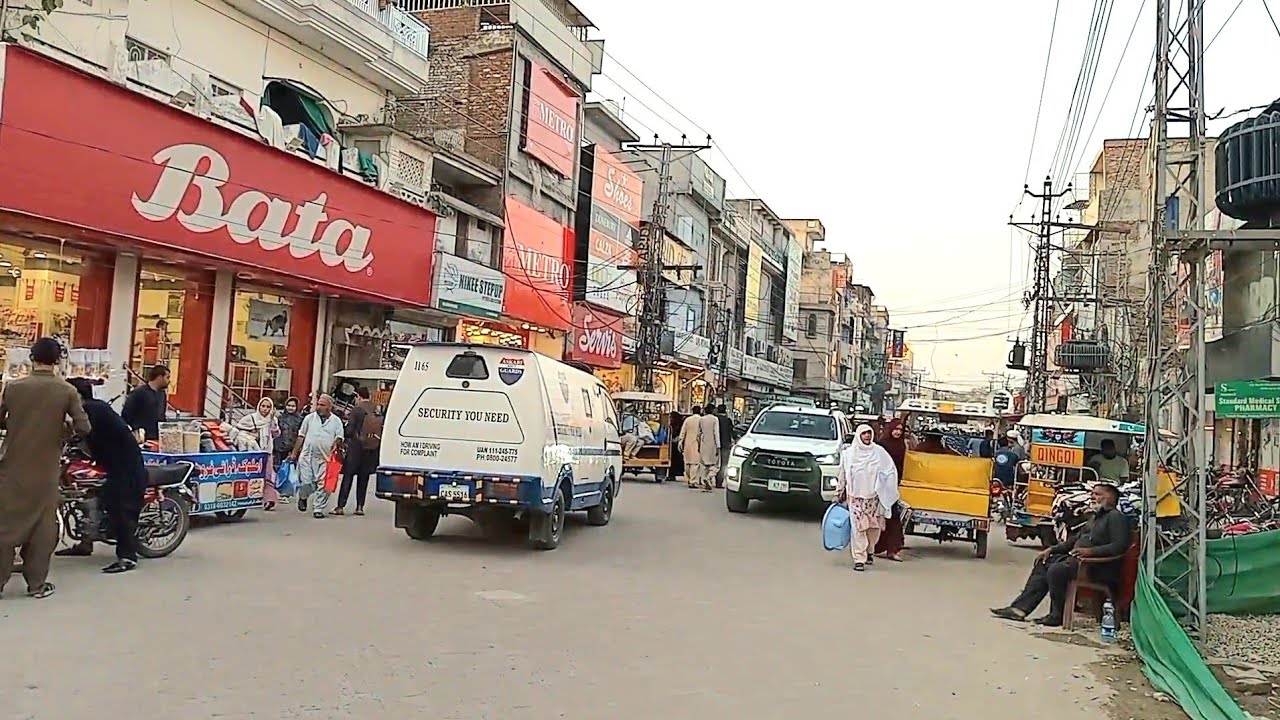 Exploring The Beautiful Streets of Jhelum | Walking Tour of Jhelum City 