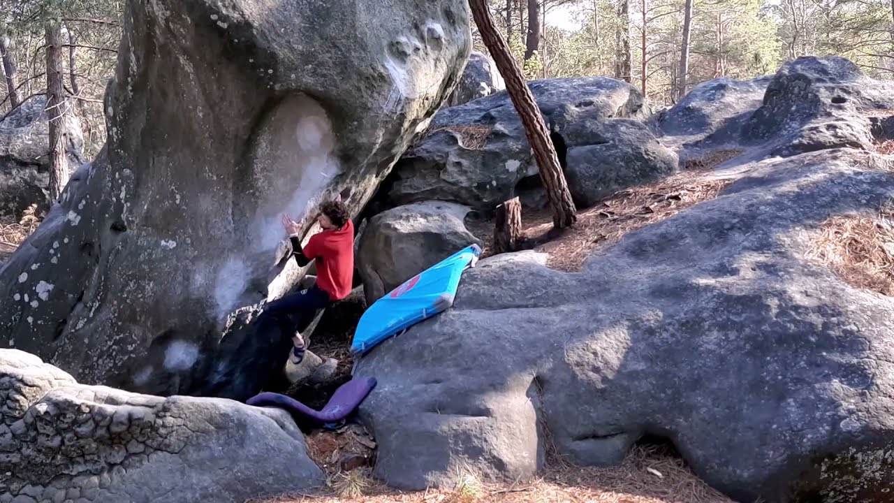 Le Pilier du Désert, 8c (sit). Fontainebleau