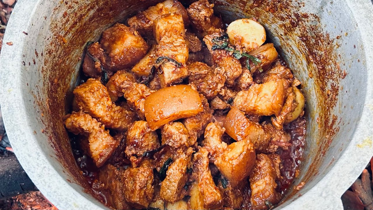 MANIPURI PORK CURRY WITHOUT OIL !!!😱😱😱 Oksha Thongba Napnap Laona