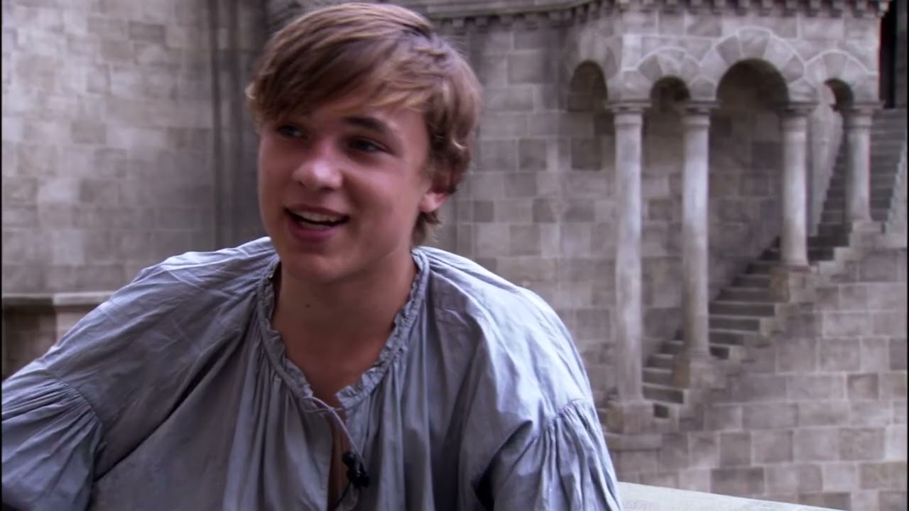 Attack on the Castle - William Moseley in Action | Narnia Behind the Scenes