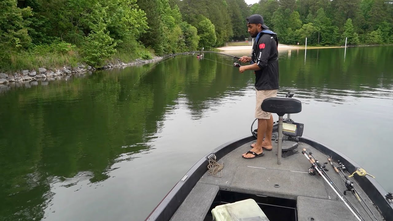 Aventura De Pesca En lago Muy Bonito En Georgia