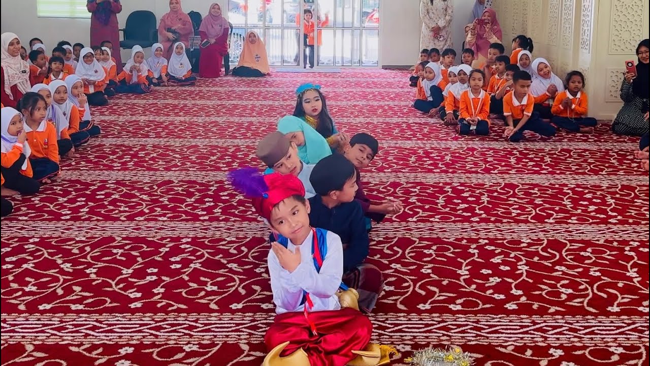 PERSEMBAHAN MURID TAHUN 1 SEMPENA MAJLIS PENUTUP PROGRAM TRANSISI TAHUN 1.