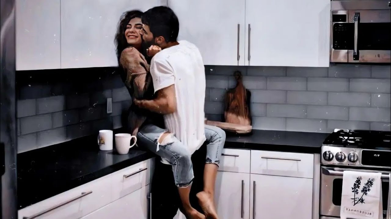 Akin Akinozu🌻 Ebru Sahin -En casa
