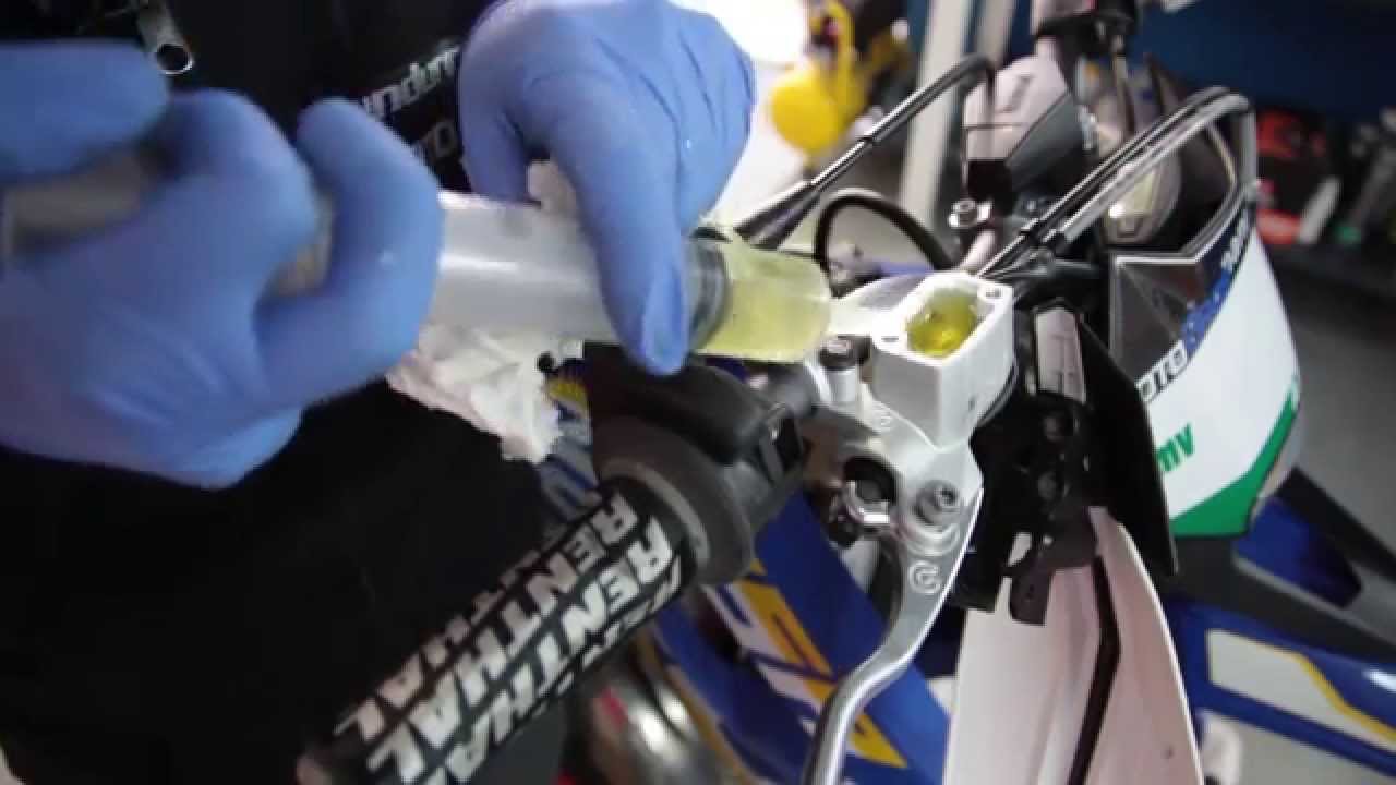 Cambio líquido de frenos moto enduro y motocross