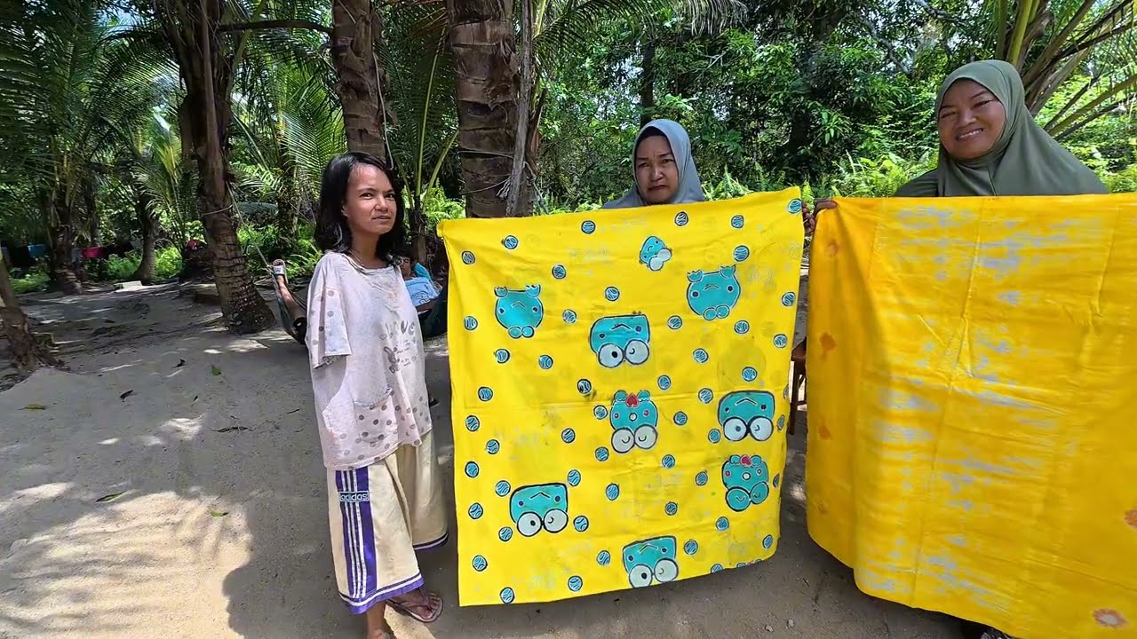 Perempuan Tanpa Tangan Bisa Melukis Batik