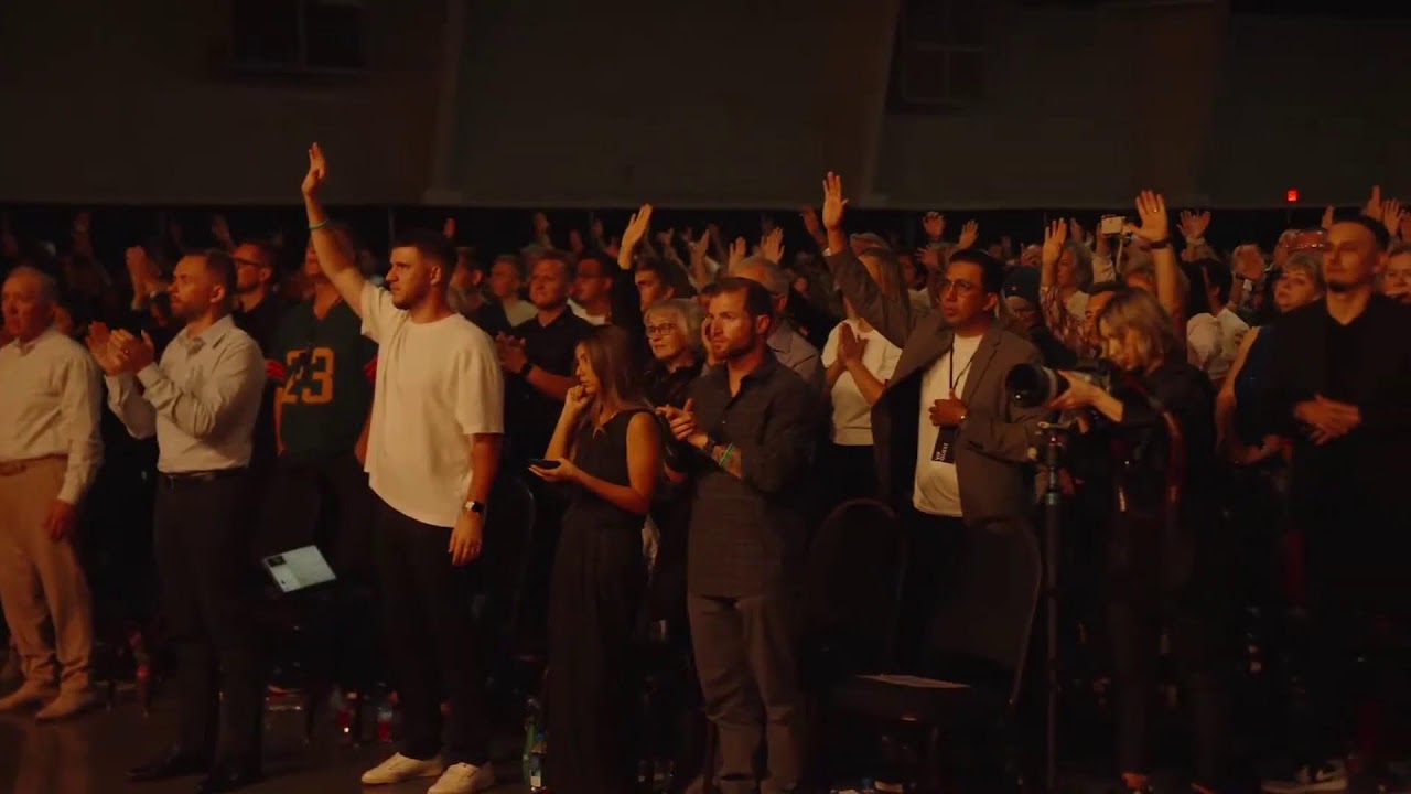 Посмотрите выступление пастора Сэмюэля Родригеса на конференции Holy Spirit 2025 года