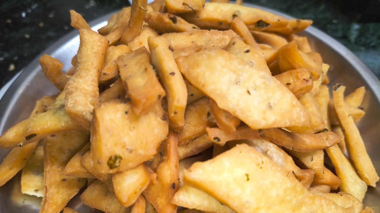 Holi special ! Namak Paare😋😋