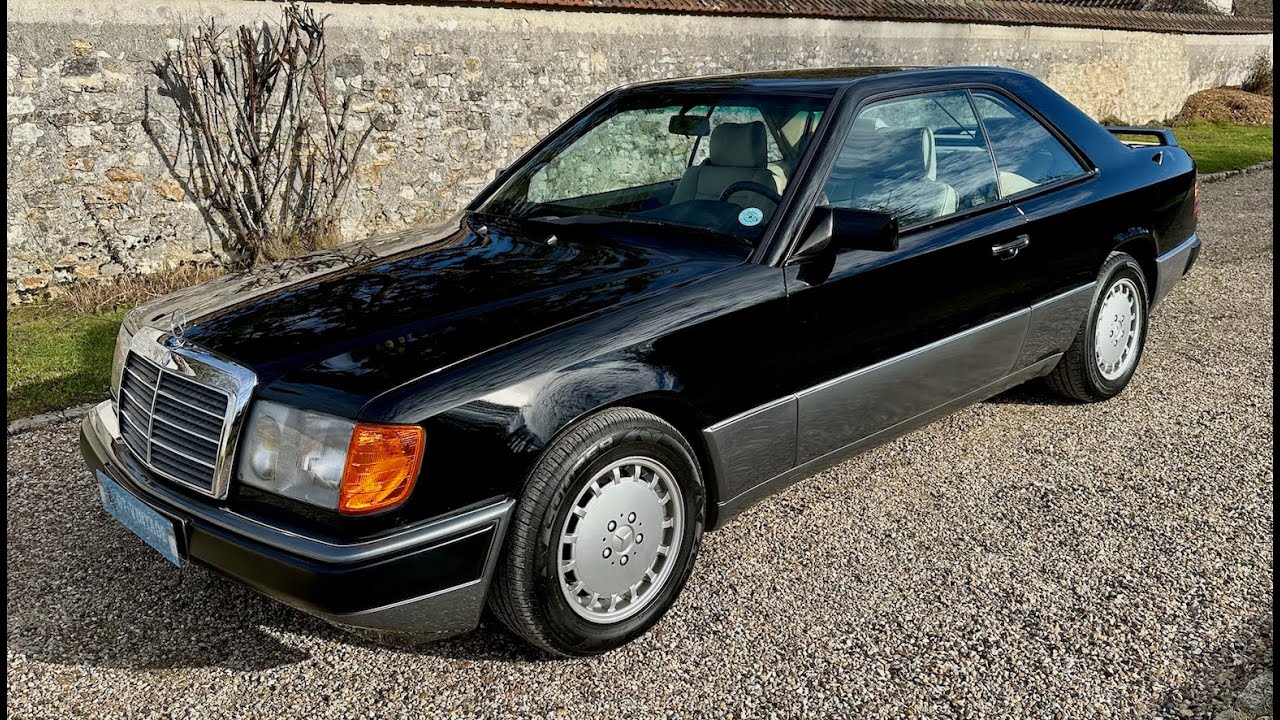 MERCEDES 300CE-24 Coupe C124 de 1990 à vendre chez GT VINTAGE CLASSIC CARS