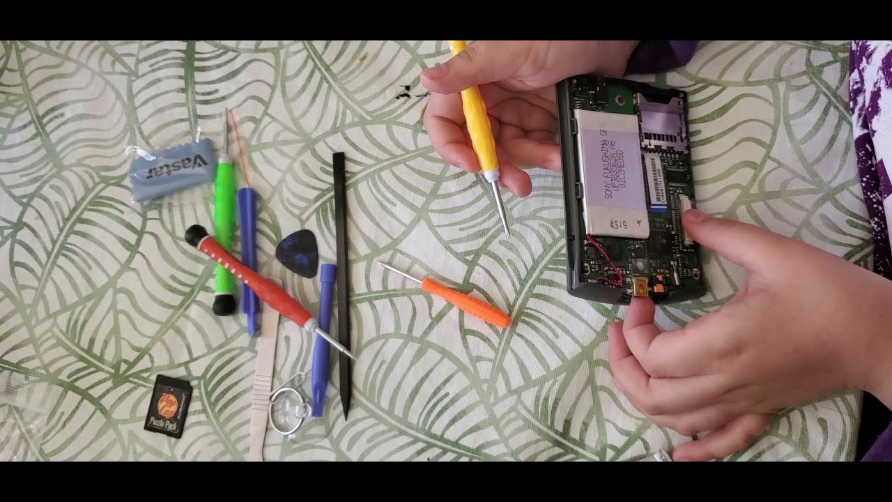 Taking Apart A Palm Pilot Tungsten E