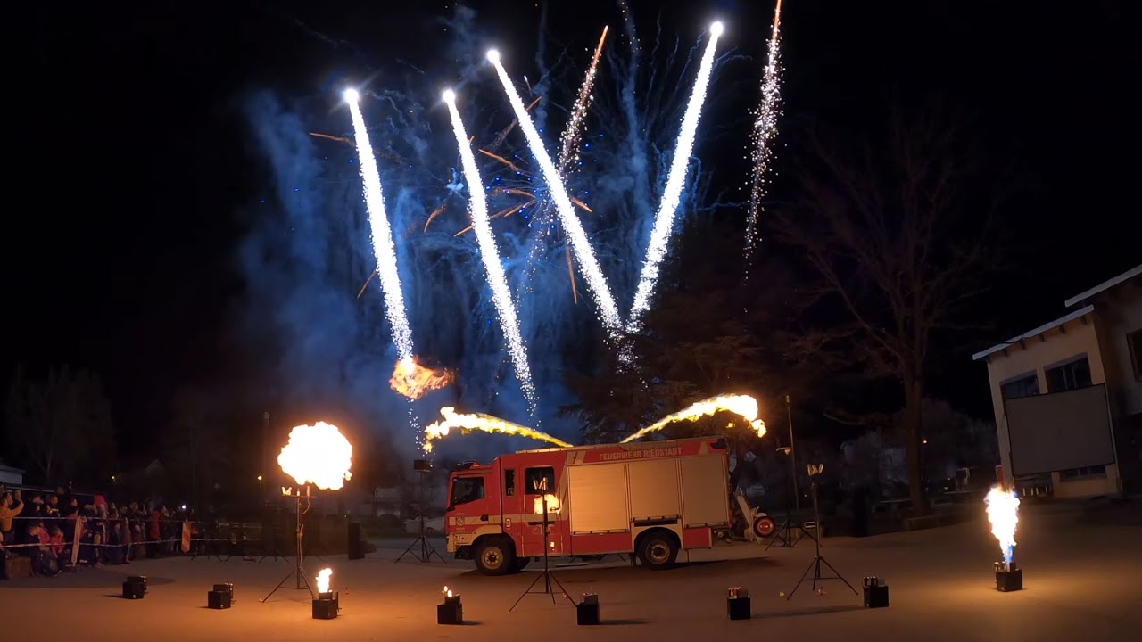 Musiksynchrone Flammenshow mit Pyrotechnik - Übergabe LF 20 Freiwillige Feuerwehr Riedstadt-Goddelau