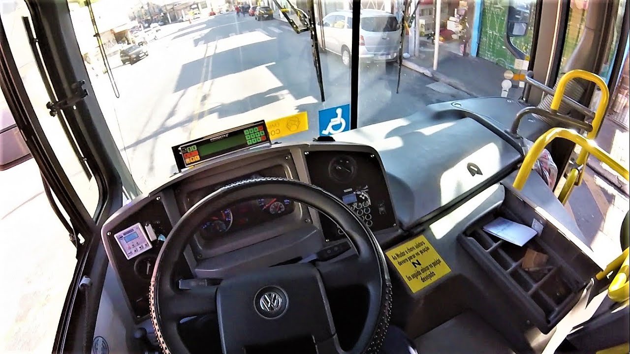 Go Pro na cabeça no ônibus automático, fazendo linha.
