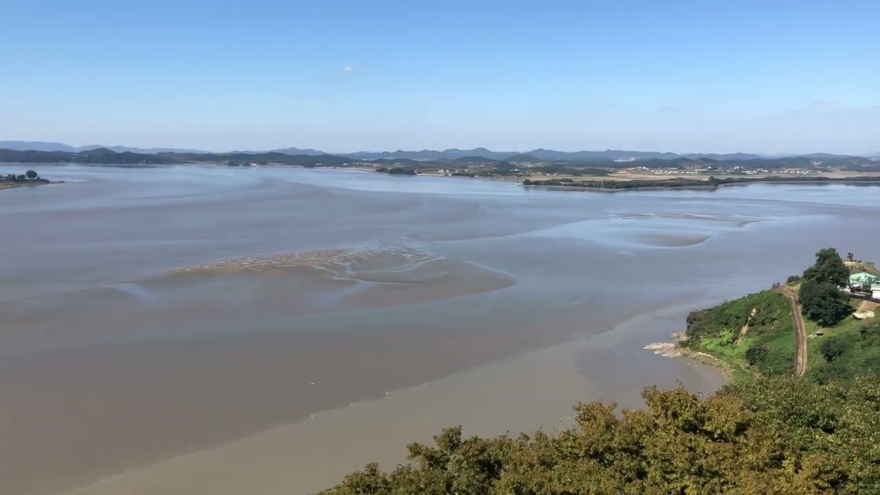 South Korea/North Korea DMZ Border Sounds (Eerie speaker sounds blasted from North Korea)