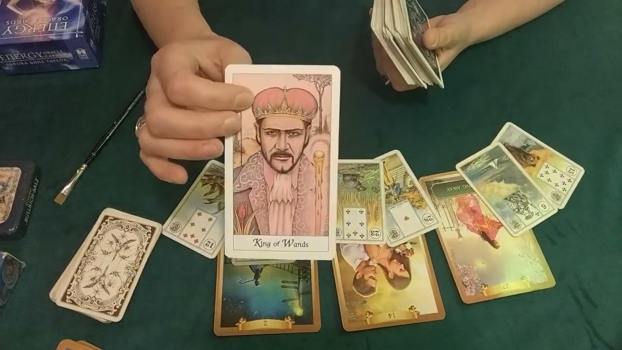 🔮PRIN CE STĂRI TRECE ACEST BARBAT ACUM CÂND MĂ ASCULȚI? Îi este foarte dor de tine și urmează ceva 💌