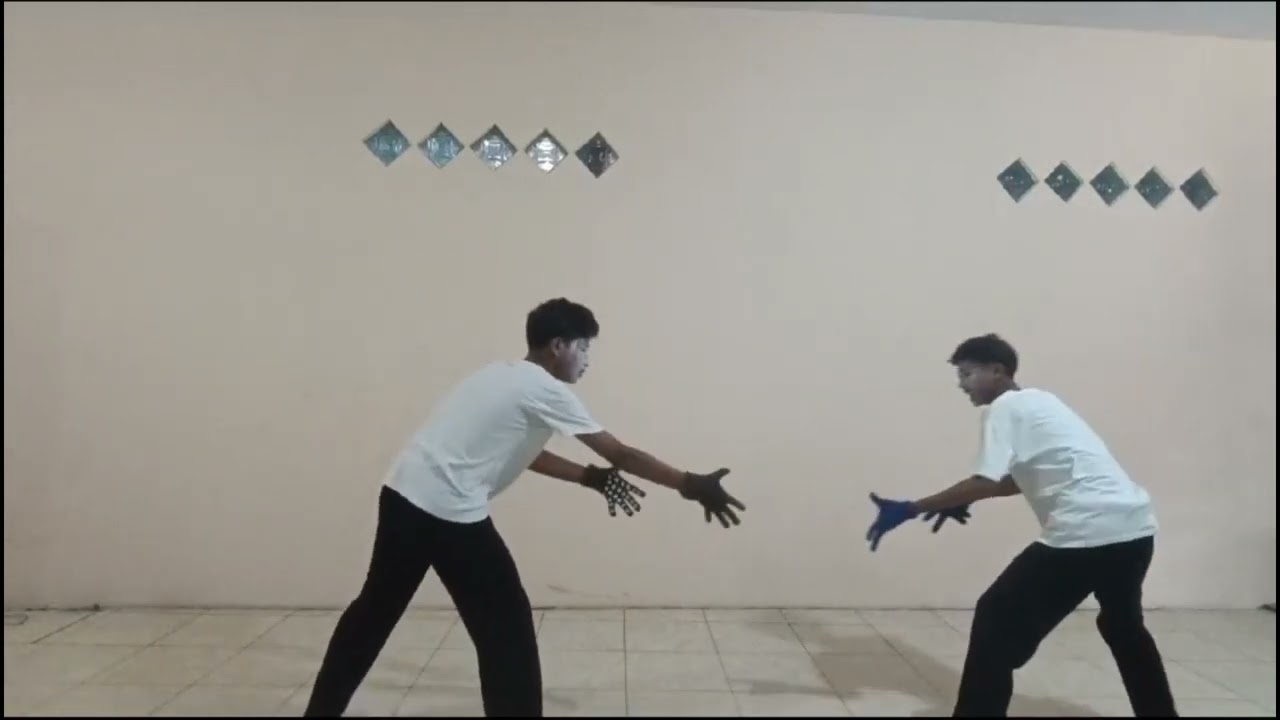 pantomim berpasangan 