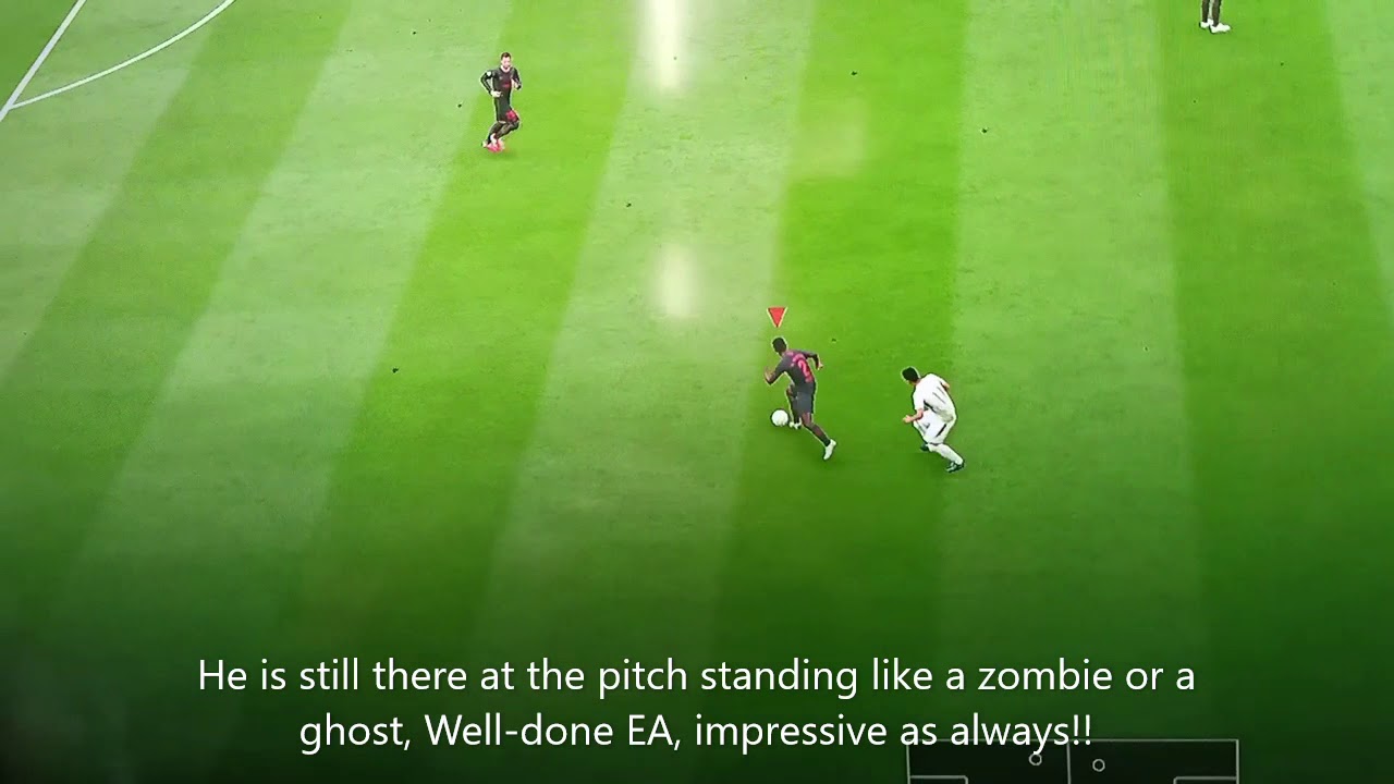 Myst see this Fifa 20 Glitch, Partey sent-off but standing in the pitch like a zombie!!